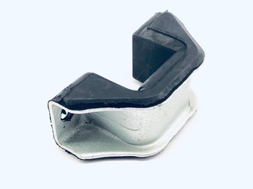 Obejma metalowo gumowa resora FIAT 126