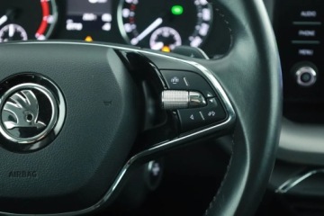 Skoda Octavia IV Liftback 1.5 TSI EVO 150KM 2021 Skoda Octavia 1.5 TSI, Salon Polska, zdjęcie 19