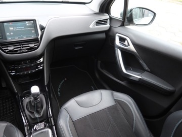 Peugeot 2008 I SUV Facelifting 1.2 PureTech 130KM 2018 Peugeot 2008 1.2 PureTech, Salon Polska, Skóra, zdjęcie 7