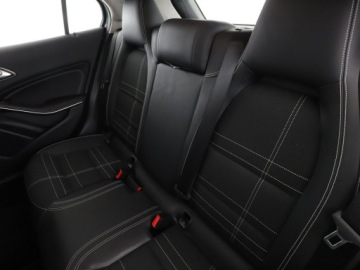 Mercedes GLA I Off-roader 1.6 200 156KM 2016 Mercedes GLA 200 automat full LED navi klima auto, zdjęcie 16