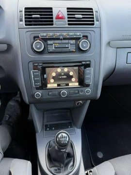 Volkswagen Touran II 1.2 105KM 2012 Volkswagen Touran ładny zarejestrowany, zdjęcie 9