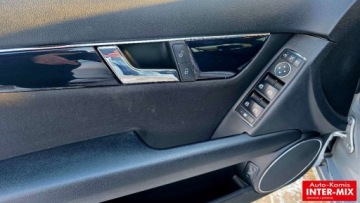 Mercedes Klasa C W204 2007 Mercedes-Benz Klasa C 220CDI 170 km niski przebieg 2.1 Diesel 170KM, zdjęcie 17