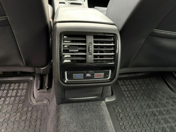 Volkswagen Passat B8 Variant 1.4 TSI BlueMotion Technology ACT 150KM 2017 Volkswagen Passat Variant 1.4 TSI 150 KM Highline, zdjęcie 15