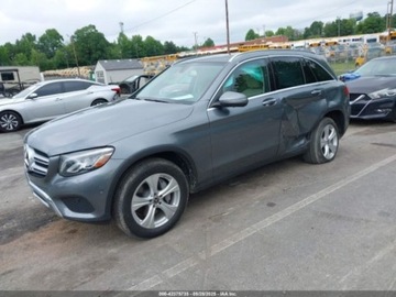 Mercedes GLC C253 2018 Mercedes-Benz GLC 300 4matic 2.0 Benzyna 241KM, zdjęcie 2