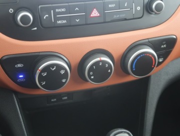 Hyundai i10 II Hatchback Facelifting 1.0 Kappa 66KM 2018 Hyundai i10 1.0, Automat, Navi, Klima, Parktronic, zdjęcie 11