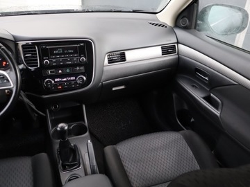 Mitsubishi Outlander III 2013 Mitsubishi Outlander 2.0, Klima, Klimatronic, zdjęcie 7