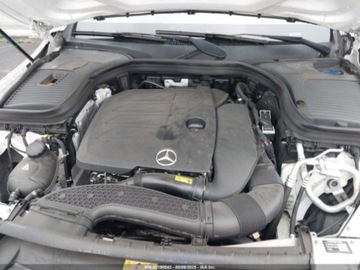 Mercedes GLC C253 2021 Mercedes-Benz GLC 300 4Matic Coupe 2021 2.0l 2.0 Benzyna 255KM, zdjęcie 8