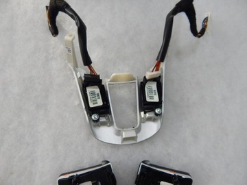 KIA SPORTAGE III - TEMPOMAT MULTIFUNKČNÍ KNOFLÍKY CLONA (KRYT) ŘÍDÍCÍ