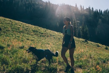 Бутылка для воды с ручкой CamelBak Quick Grip.