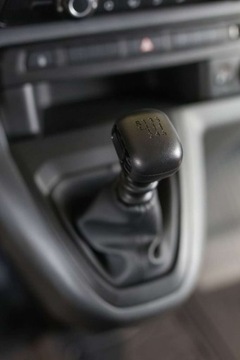 Toyota 2022 Toyota Proace Verso Kombi 2.0 D-4D Long 2,8t 2.0 Diesel 145KM, zdjęcie 16