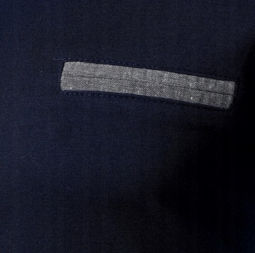 Мужская длинная рубашка-поло из плотного хлопка.