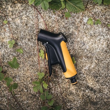 FISKARS Держатель для передней разбрызгивающей головки 1065490