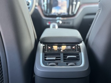 Volvo XC60 II 2023 Volvo XC 60 B5 AWD | Ultimate Dark | Mild Hybrid |, zdjęcie 22