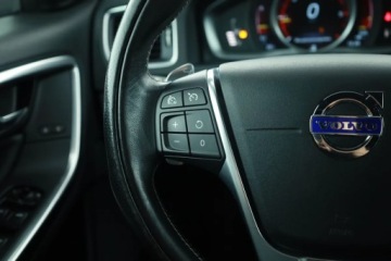 Volvo V60 I Kombi Facelifting 2.0 D3 DRIVE-E 150KM 2016 Volvo V60 D3 2.0, Automat, Skóra, Navi, Xenon, zdjęcie 15