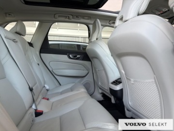 Volvo XC60 II 2025 Volvo XC 60 XC60 B5 B AWD Ultra Dark aut, Pakiet c, zdjęcie 12