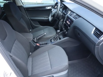 Skoda Octavia III Scout 2.0 TDI 184KM 2017 Skoda Octavia 2.0 TDI, Salon Polska, 181 KM, 4X4, zdjęcie 8