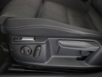 Volkswagen Passat B8 Variant 2.0 TDI BlueMotion SCR 150KM 2019 Volkswagen Passat 2.0TDI Comfortline Tempomat, zdjęcie 36