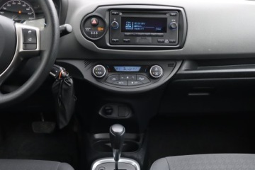 Toyota Yaris III Hatchback 5d Facelifting 2017 1.5 Hybrid 100KM 2020 Toyota Yaris 1.5 Hybrid, Salon Polska, zdjęcie 11