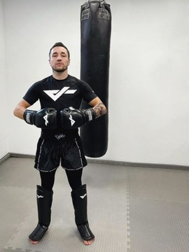 БОКСЕРСКИЕ ПЕРЧАТКИ ДЛЯ ТРЕНИРОВОЧНЫХ СПАРИНГА ИЗ КОЖИ ЧЕРНЫЕ KACIEJPRO 16 унций