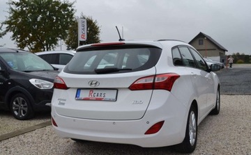 Hyundai i30 II Wagon 1.4 CVVT 100KM 2014 Hyundai i30 bogate wyposazenie - Niski przebieg - zarejestrowane 1.4 100KM, zdjęcie 3