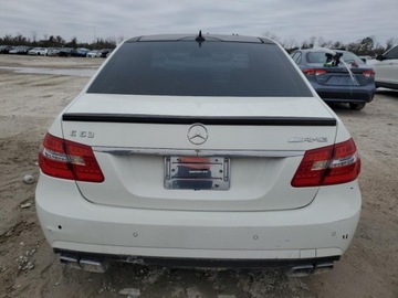 Mercedes Klasa E W212 2012 Mercedes-Benz Klasa E 63 AMG 2012 5.5l 5.5 Benzyna 518KM, zdjęcie 2