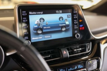 Toyota C-HR I Crossover Facelifting 1.8 Hybrid 122KM 2020 Toyota C-HR 1.8 Hybrid Executive 1.8 Hybryda 122KM, zdjęcie 26