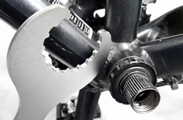 BIKE HAND YC-27BB Ключ для кареток HT2
