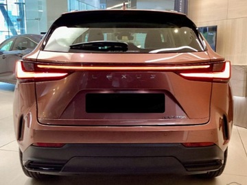 Lexus NX II SUV Facelifting 2.5 350h 200KM 2025 Od ręki - 350h Elegance 2.5 Hybrid 200KM | Podgrzewane fotele!, zdjęcie 3