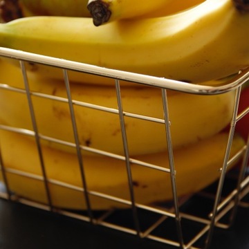 МЕТАЛЛИЧЕСКАЯ КОРЗИНА ИЗ ЗОЛОТОЙ ПРОВОЛОКИ, ДЕКОРАТИВНЫЙ ПОДНОС ДЛЯ СПЕЦИЙ ДЛЯ ФРУКТОВ И ОВОЩЕЙ