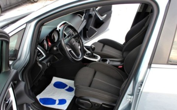 Opel Astra J Sports Tourer 2.0 CDTI ECOTEC 160KM 2011 Opel Astra 2.0 d Bi-xenony Led 1 rok gwarancji w cenie 2.0 Diesel, zdjęcie 7