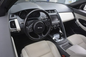 Jaguar E-Pace SUV 2.0 i4D 150KM 2018 Jaguar E-Pace 2.0D 4x4 automat doinwestowany, zdjęcie 11