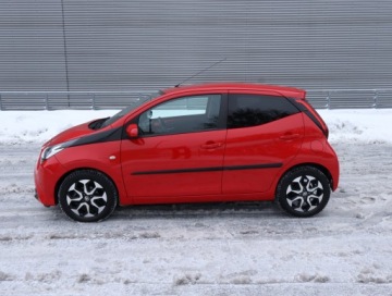 Toyota Aygo II Hatchback 3d Facelifting 1.0 VVT-i 72KM 2018 Toyota Aygo 1.0 VVT-i, Salon Polska, Automat, zdjęcie 2