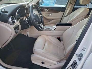 Mercedes GLC C253 2021 Mercedes-Benz GLC 300 4Matic 2021 2.0 Benzyna 255KM, zdjęcie 7