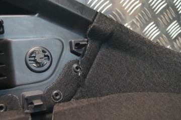 Панель багажника Maserati Levante левая