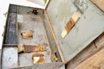 Старый металлический ящик TOOLBOX HUGE