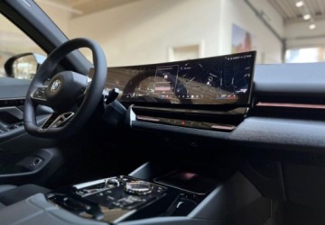 BMW Seria 5 G90-91 2026 BMW Seria 5 540d xDrive, Panorama, M sport, Pakiet Travel, Bowers, 21 cali, zdjęcie 6