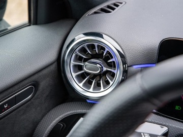 Mercedes Klasa A W177/V177 Hatchback Plug-In Facelifting 1.3 250e 218KM 2025 MERCEDES-BENZ A Klasa 250 e AMG Line 1.3 (218KM) 2025, zdjęcie 9