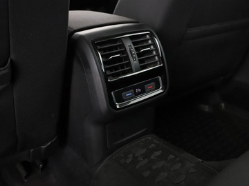 Volkswagen Passat B8 Variant 2.0 TDI BlueMotion SCR 150KM 2019 Volkswagen Passat 2.0TDI Comfortline Tempomat, zdjęcie 37