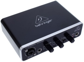 USB-аудиоинтерфейс Behringer U-Phoria UMC22