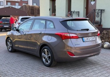 Hyundai i30 II Wagon Facelifting 1.4 MPI 100KM 2015 Hyundai i30 1,4 100KM LIFT Key-less Kamera Navi Bezwypadkowy SERWIS Super, zdjęcie 2
