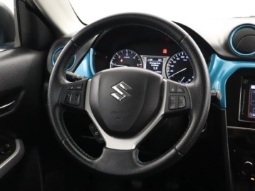 Suzuki Vitara III SUV 1.6 DDiS 120KM 2015 Suzuki Vitara 1.6 DDiS, Skóra, Navi, Klima, zdjęcie 18