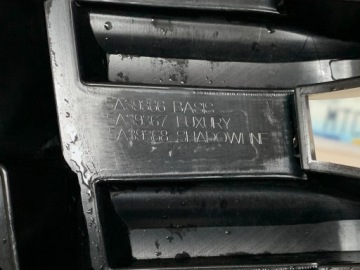 Решетка радиатора BMW 1 F40, черная, половина