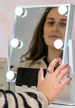 Музыкальное зеркало STYLPRO Glam & Groove Hollywood Vanity.