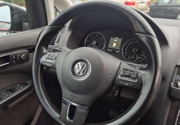 Volkswagen Touran II 2.0 TDI 170KM 2011 Volkswagen Touran 2,0 170KM Automat DSG Highline Navi Kamera PDC 2.0 Diesel, zdjęcie 16