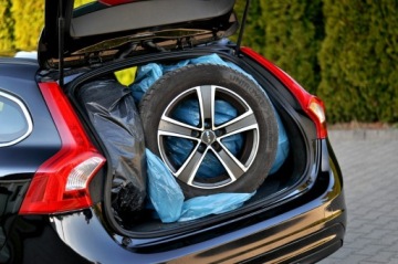 Volvo V60 I Kombi Facelifting 2.0 D3 136KM 2014 Volvo V60 2.0 D3 5-Cylindrów Lift Digital Led, zdjęcie 4