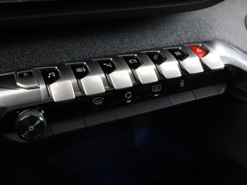 Peugeot 3008 II Crossover 1.5 BlueHDI 130KM 2018 Peugeot 3008 GT-Line automat navi kamera panorama, zdjęcie 27