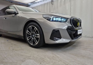 BMW Seria 5 G90-91 Touring 2.0 520d 197KM 2024 BMW Seria 5 520d xDrive, PAKIET SPORTOWY M PRO, Faktura VAT 23, Gwarancja, zdjęcie 20