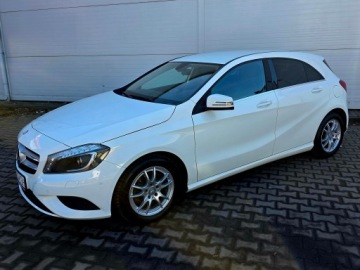 Mercedes Klasa A W176 Hatchback 5d Facelifting 180 122KM 2015 Mercedes A180 Aklasa 1,6 122KM 2Style Xenon, zdjęcie 1