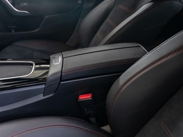 Mercedes CLA C118/X118 Coupe Facelifting 1.3 200 163KM 2024 MERCEDES-BENZ CLA 200 AMG Line Sedan 1.3 (163KM) 2024, zdjęcie 7