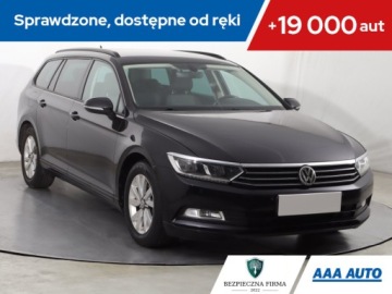 Volkswagen Passat B8 Variant 1.6 TDI 120KM 2015 VW Passat 1.6 TDI, Salon Polska, Navi, Klima